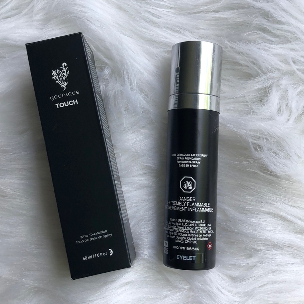 Eyelet Younique touch spray foundation